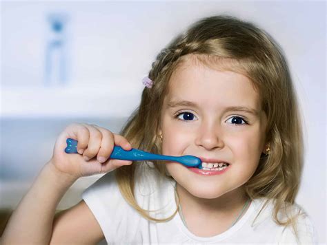 brushing teeth pics|picture of someone brushing teeth.